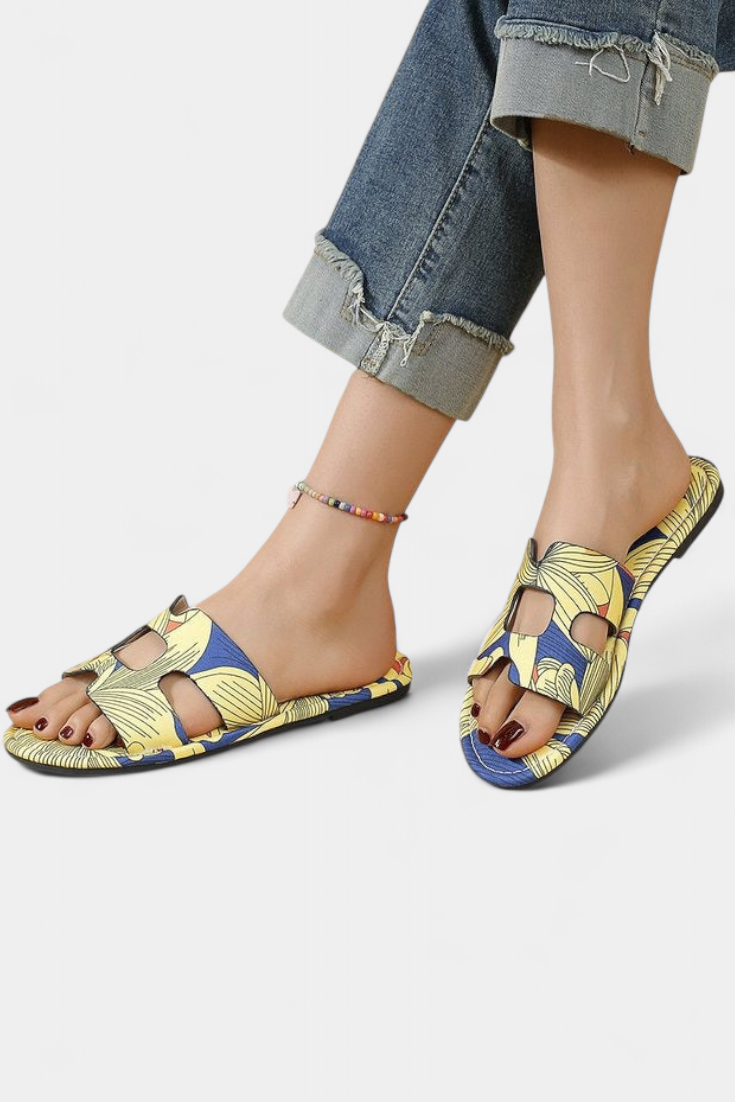 Berenice | Sandalias Planas Multicolores con Estampado Tropical