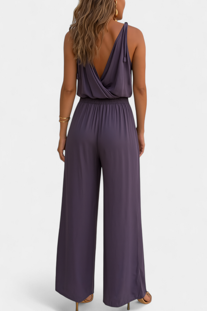 Lorena | Vestido Mono con Detalles Dorados y Ranura en la Pierna