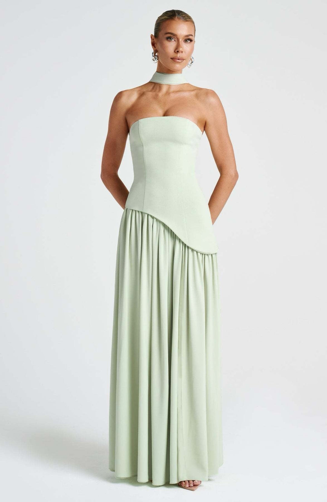 Beatriz | Vestido Largo con Corte Sofisticado