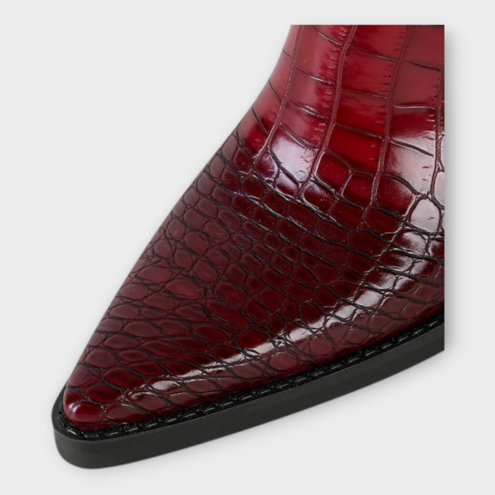 Botas con diseño de cocodrilo y tacón elegante