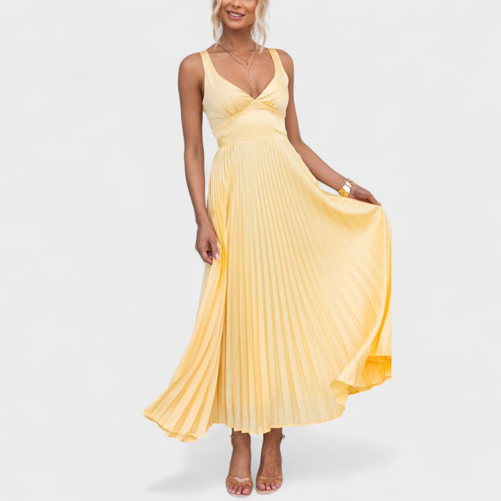 Aby | Vestido largo plisado amarillo con escote en V