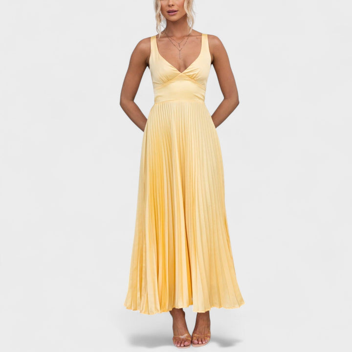Aby | Vestido largo plisado amarillo con escote en V