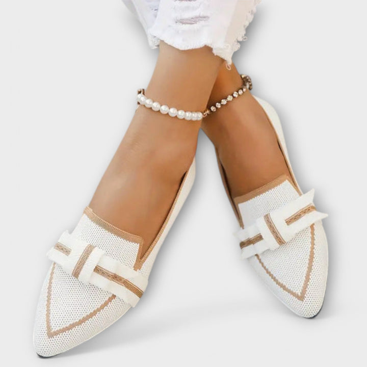 Zapatos femeninos planos con diseño de nudo