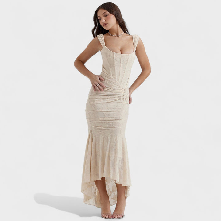 Cesca | Vestido de silueta escultórica