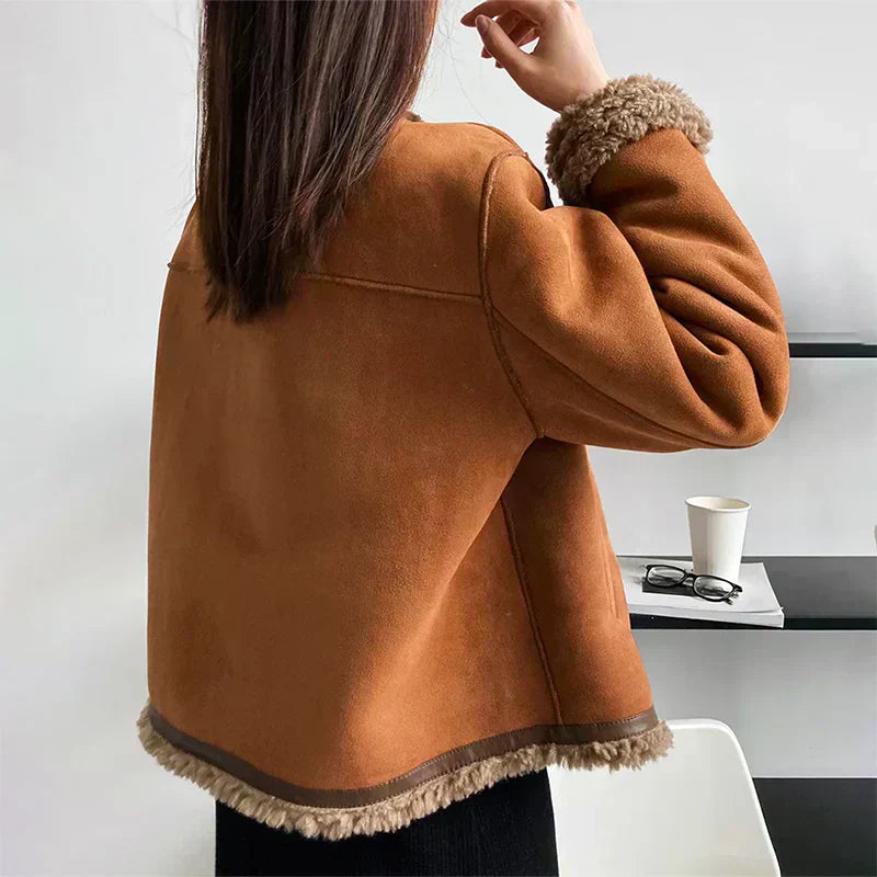 Regina | Chaqueta con botones y forro de pelo cálido