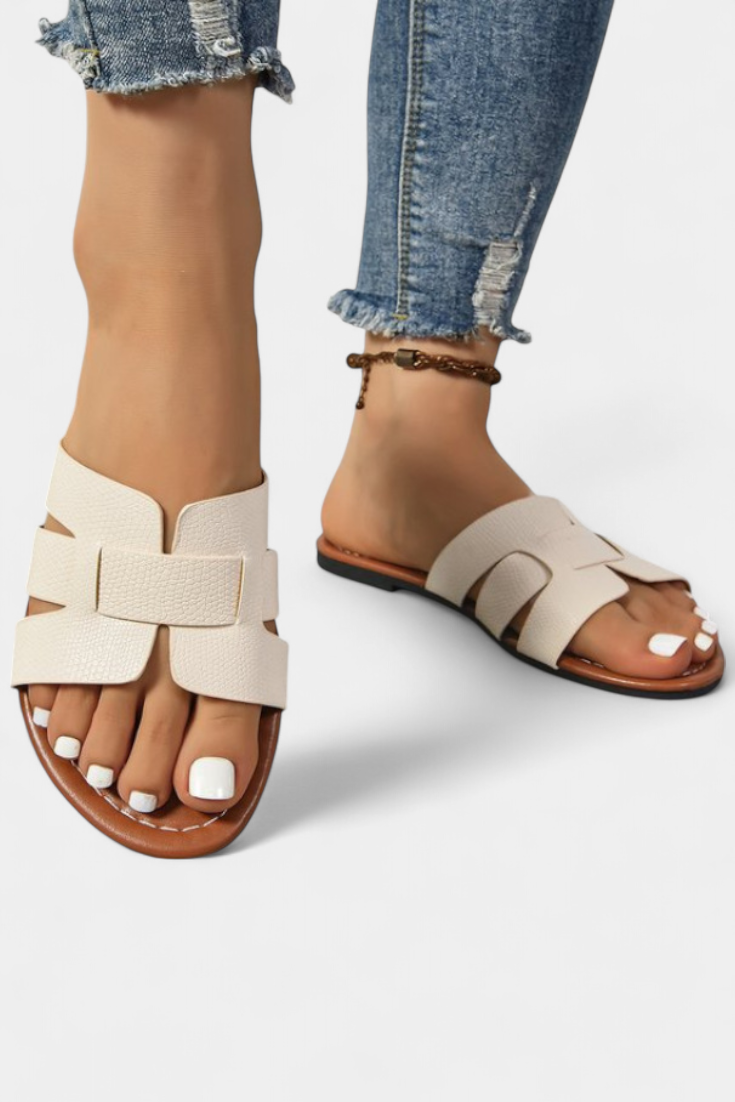 Silvia | Sandalias Planas con Diseño Clásico