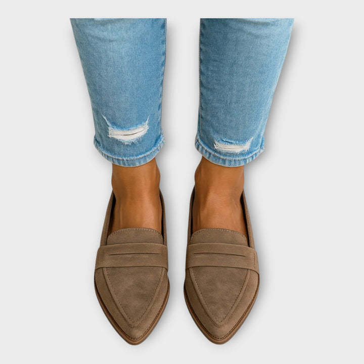 Mocasines elegantes con diseño moderno