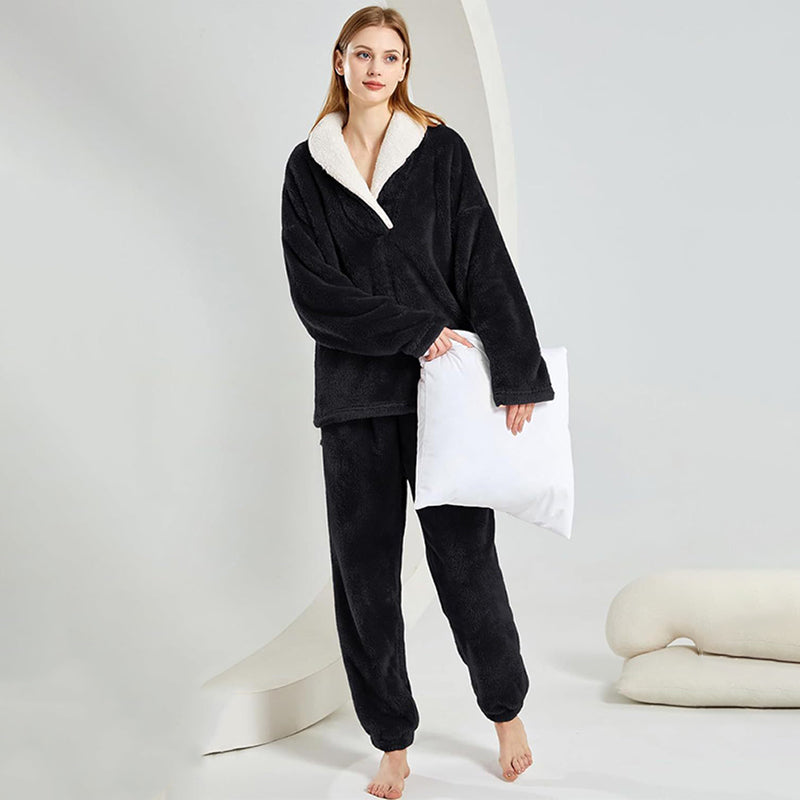 Pijama cálido de felpa para el invierno
