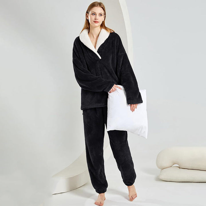 Pijama cálido de felpa para el invierno