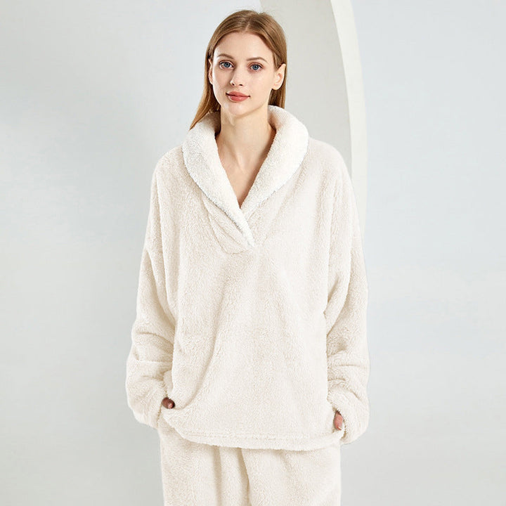 Pijama cálido de felpa para el invierno