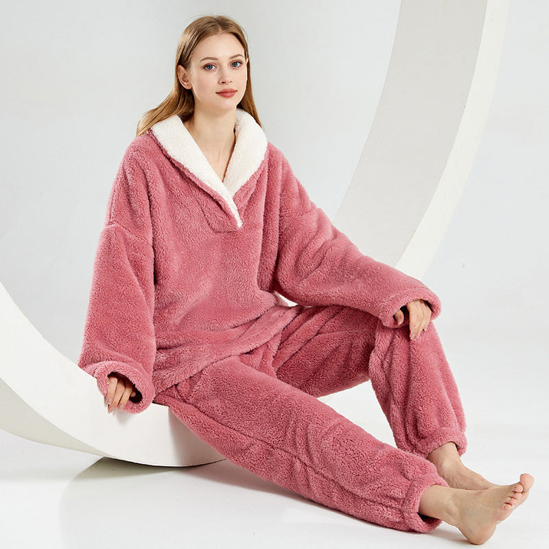 Pijama cálido de felpa para el invierno