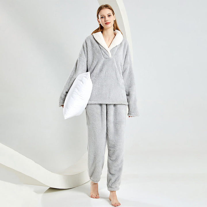 Pijama cálido de felpa para el invierno