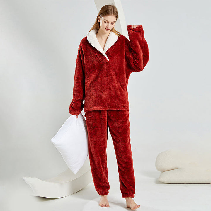 Pijama cálido de felpa para el invierno