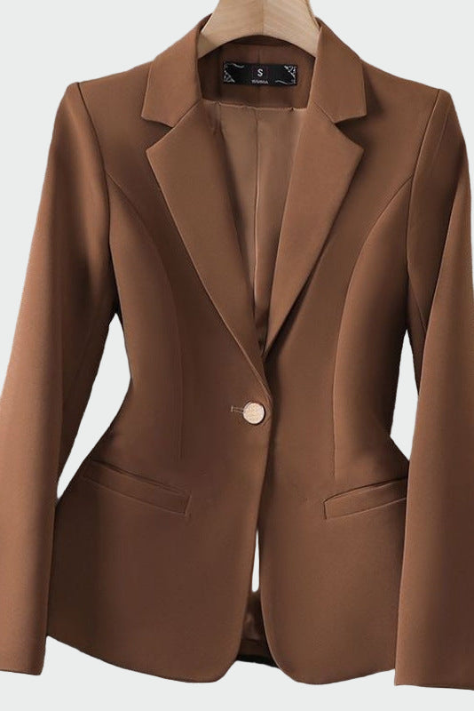 Chaqueta de línea moderna y elegante
