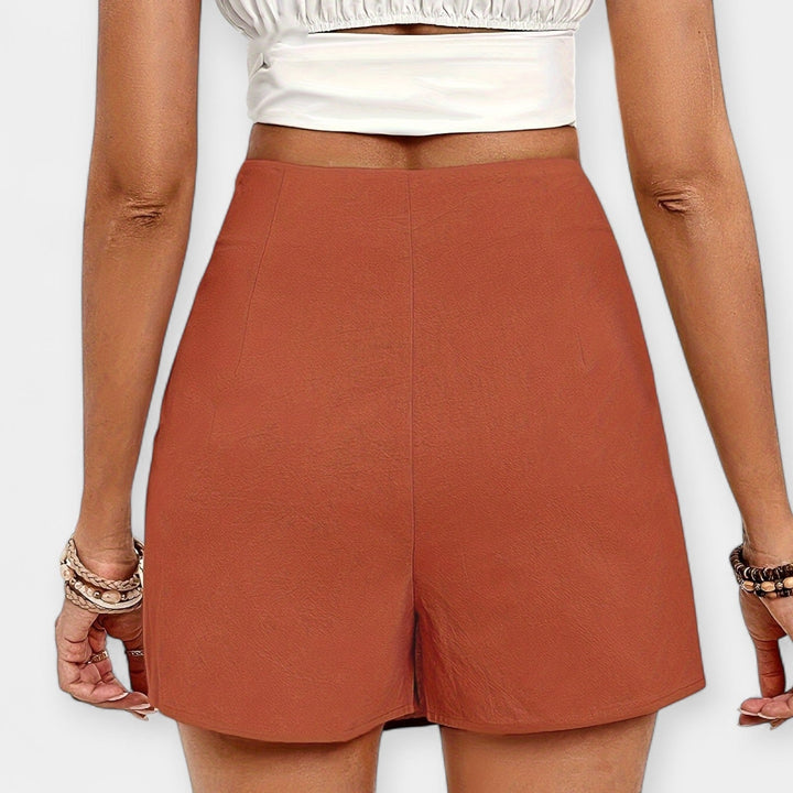 Pantalones cortos de tiro alto con falda