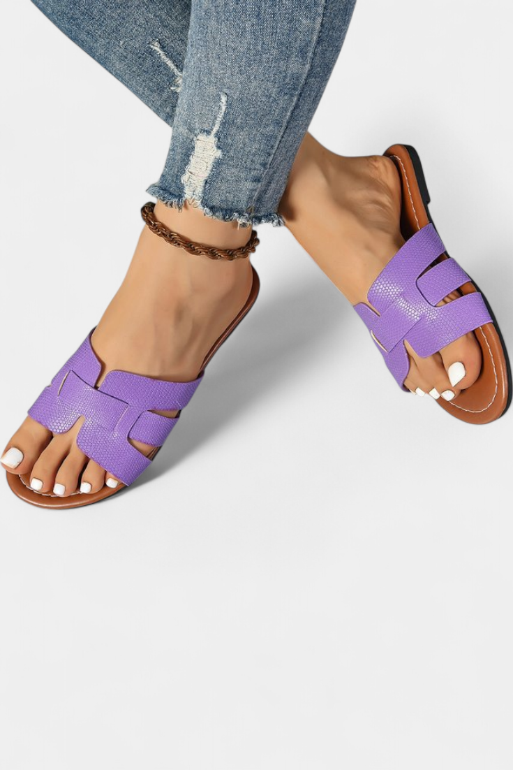 Silvia | Sandalias Planas con Diseño Clásico